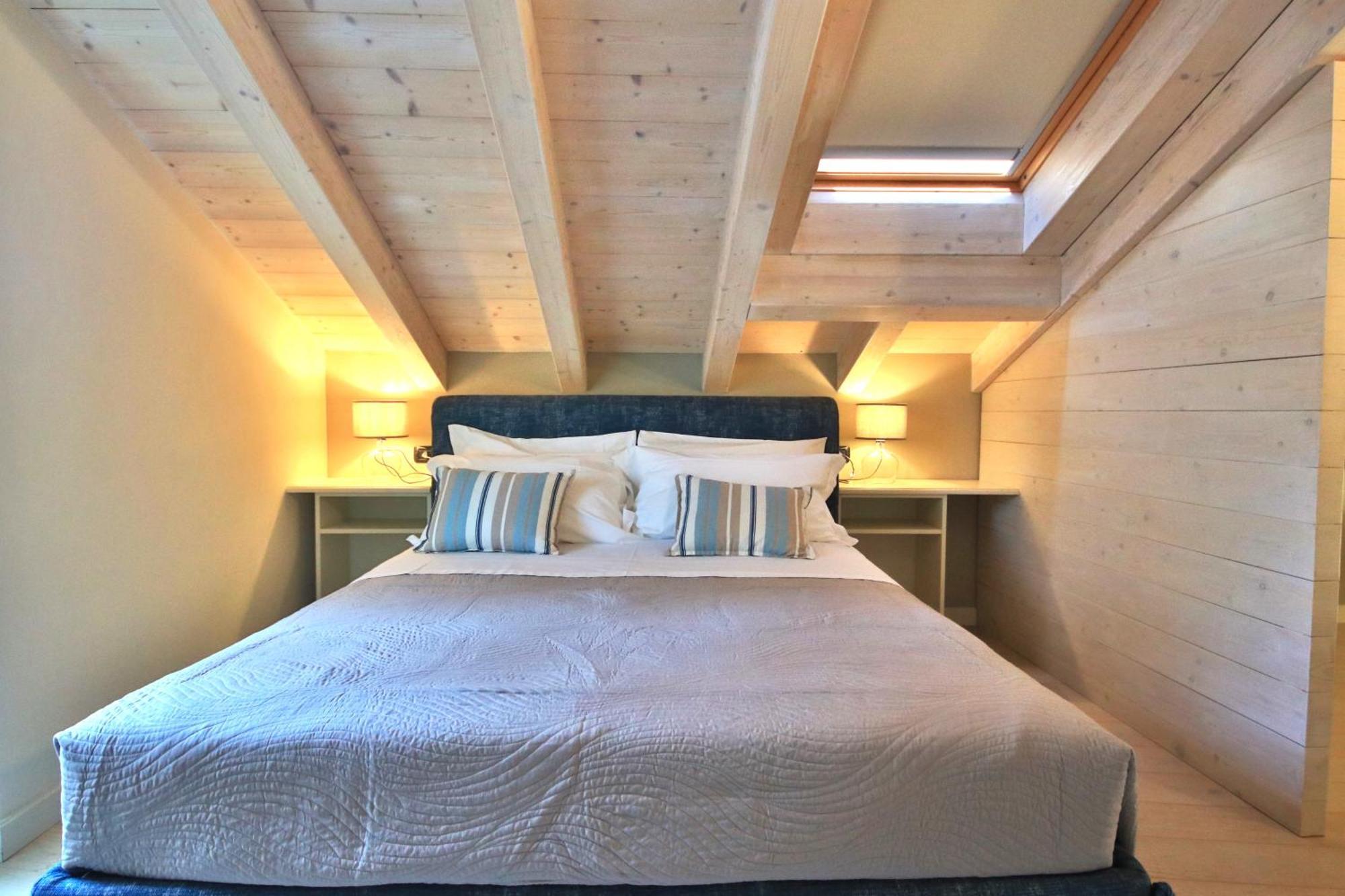 Liszt Attic By Klabhouse Apartment Беладжо Екстериор снимка