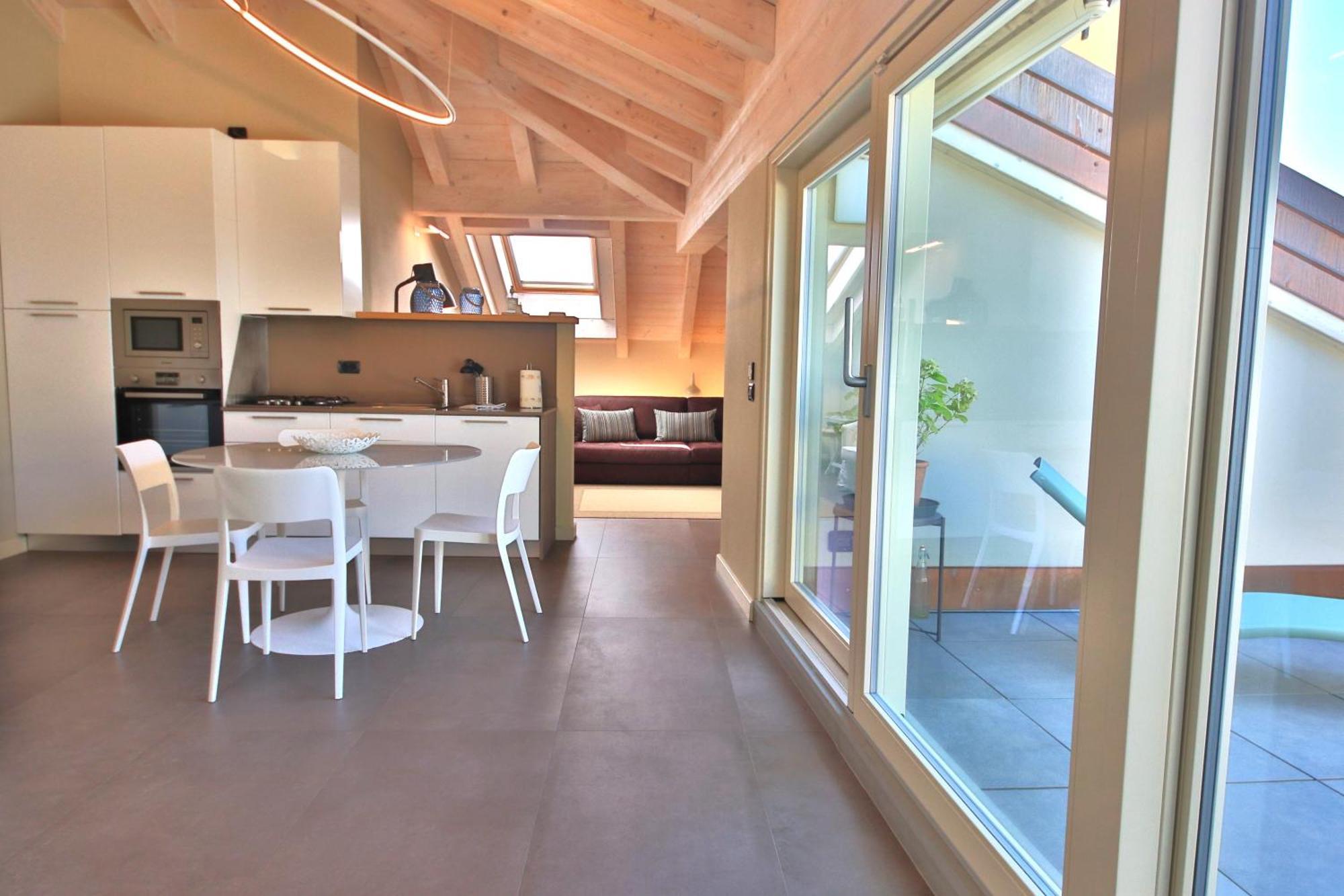 Liszt Attic By Klabhouse Apartment Беладжо Екстериор снимка