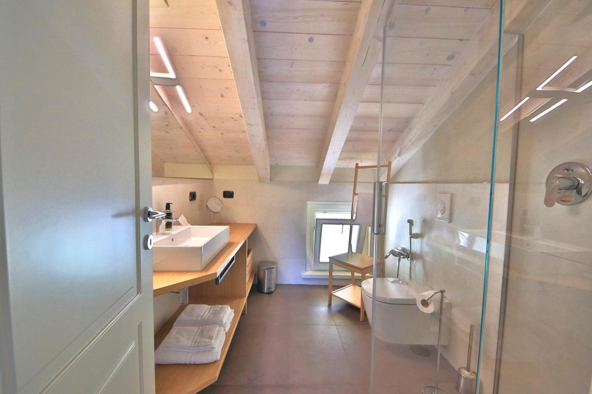 Liszt Attic By Klabhouse Apartment Беладжо Екстериор снимка