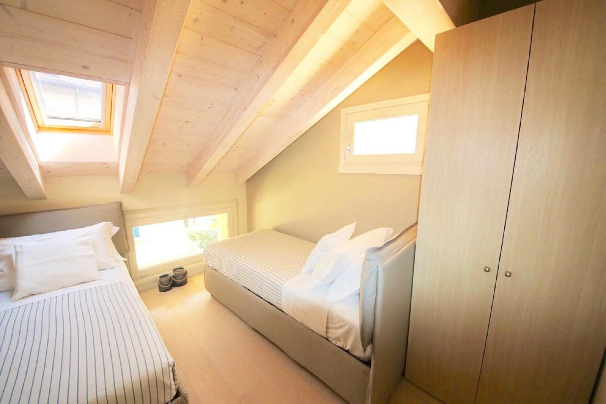 Liszt Attic By Klabhouse Apartment Беладжо Екстериор снимка
